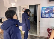 北京西城一彩票店暗藏玄机 地下空间装成三室一厅住人被消防部门责令整改